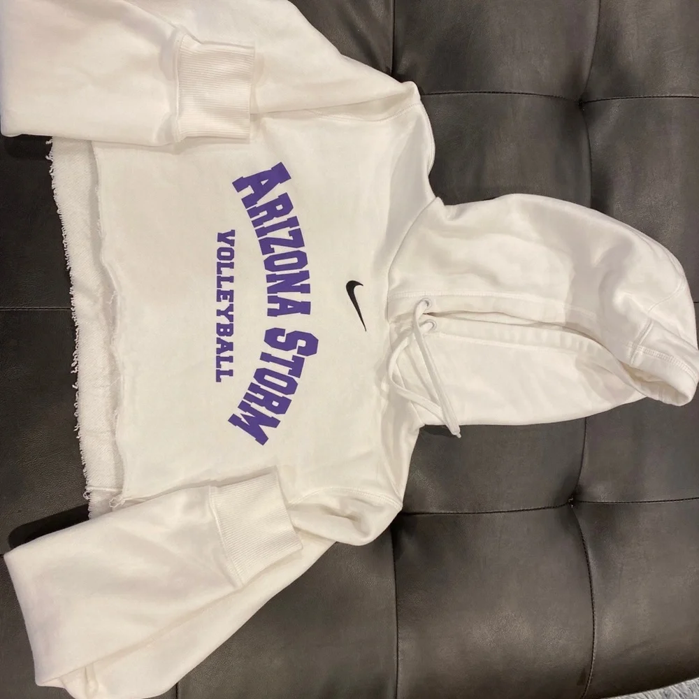 Nike hoodie NWOT crop